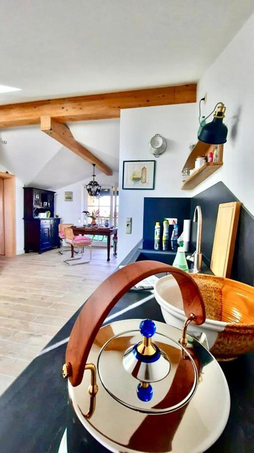 Ferienwohnung In Seenaher Kuenstlervilla In Gstadt Gstadt am Chiemsee Zewnętrze zdjęcie